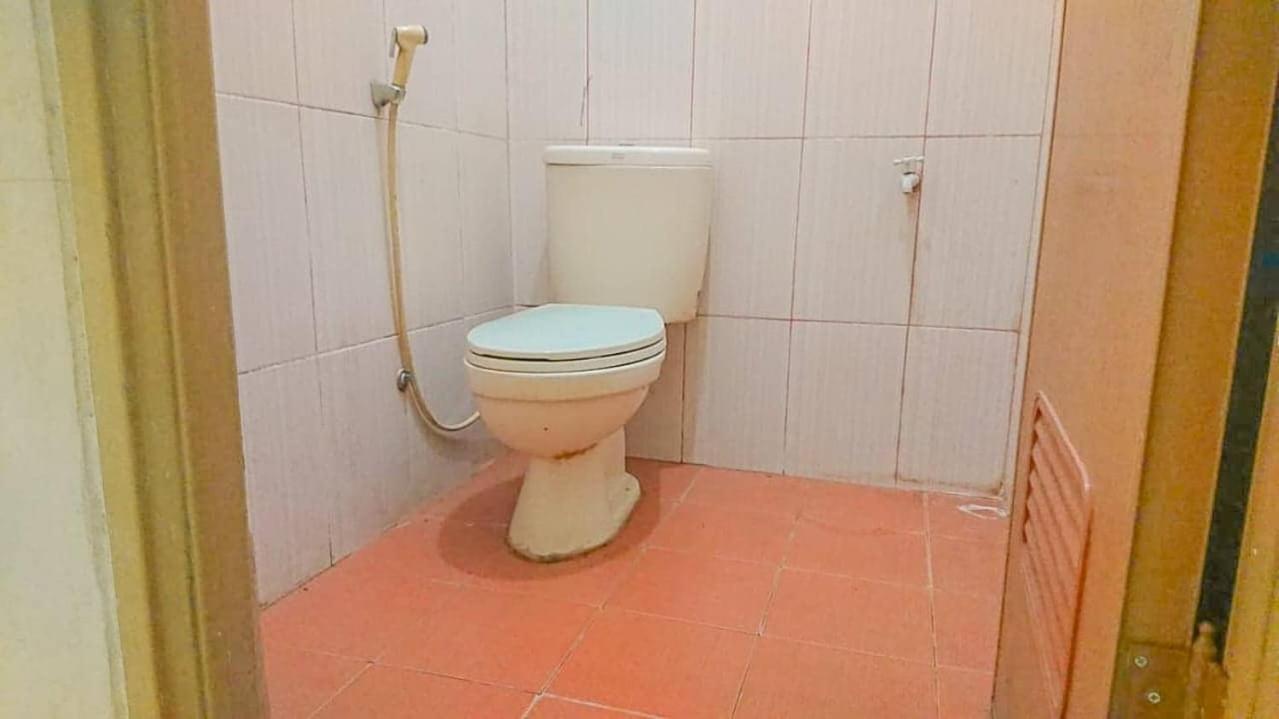 Oyo Life 93590 Penginapan Palapa 10 Syariah Bandar Lampung Zewnętrze zdjęcie